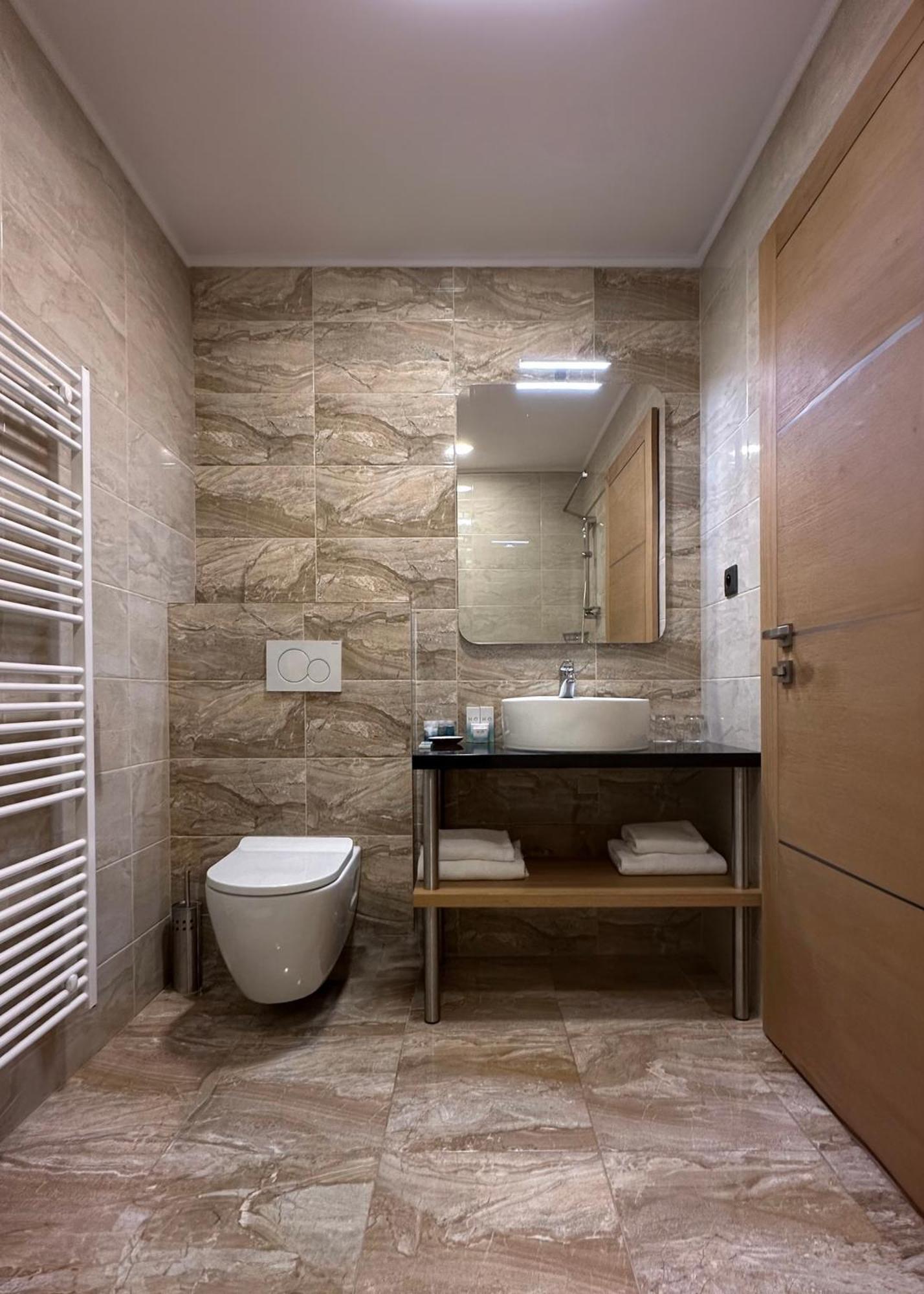 Gazda Hotel&restaurant - Self Chek-in מלון
