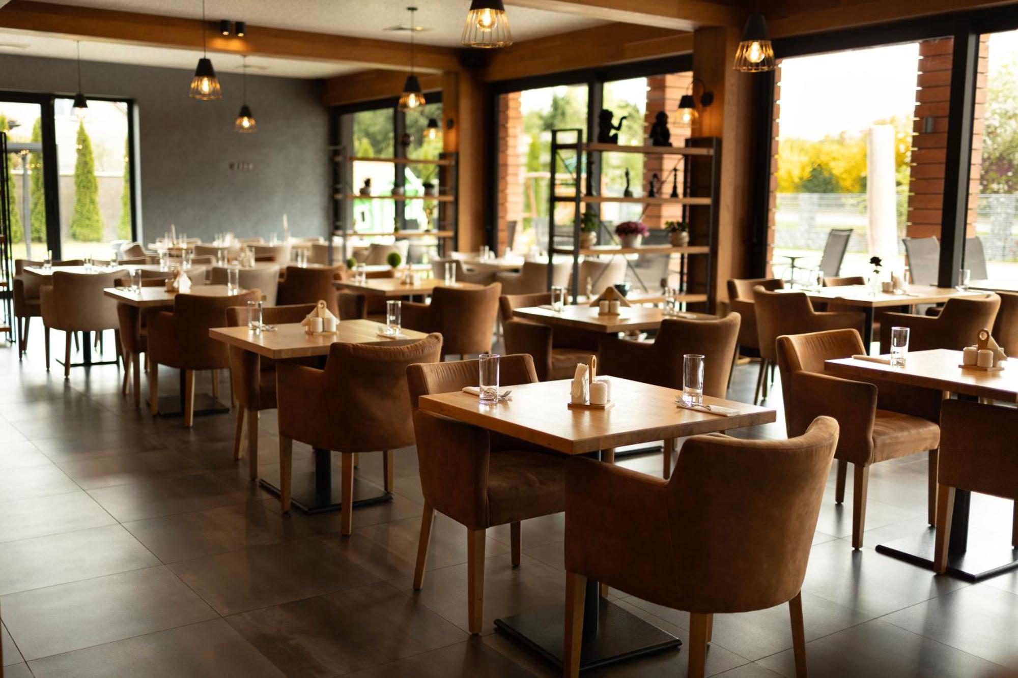 Gazda Hotel&restaurant - Self Chek-in 酒店